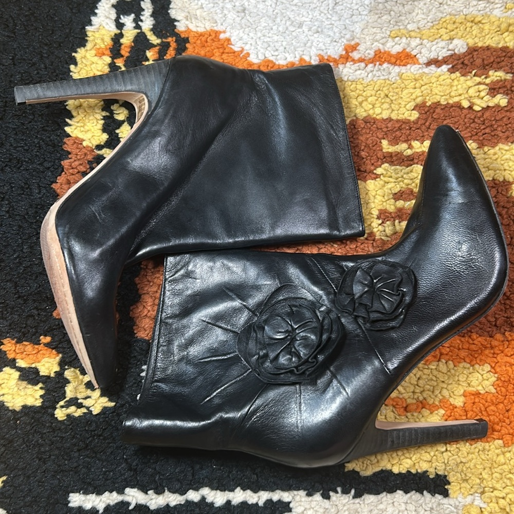 Buttery soft, VINCE CAMUTO, Raes, flower boots!! - Picture 3 of 13
